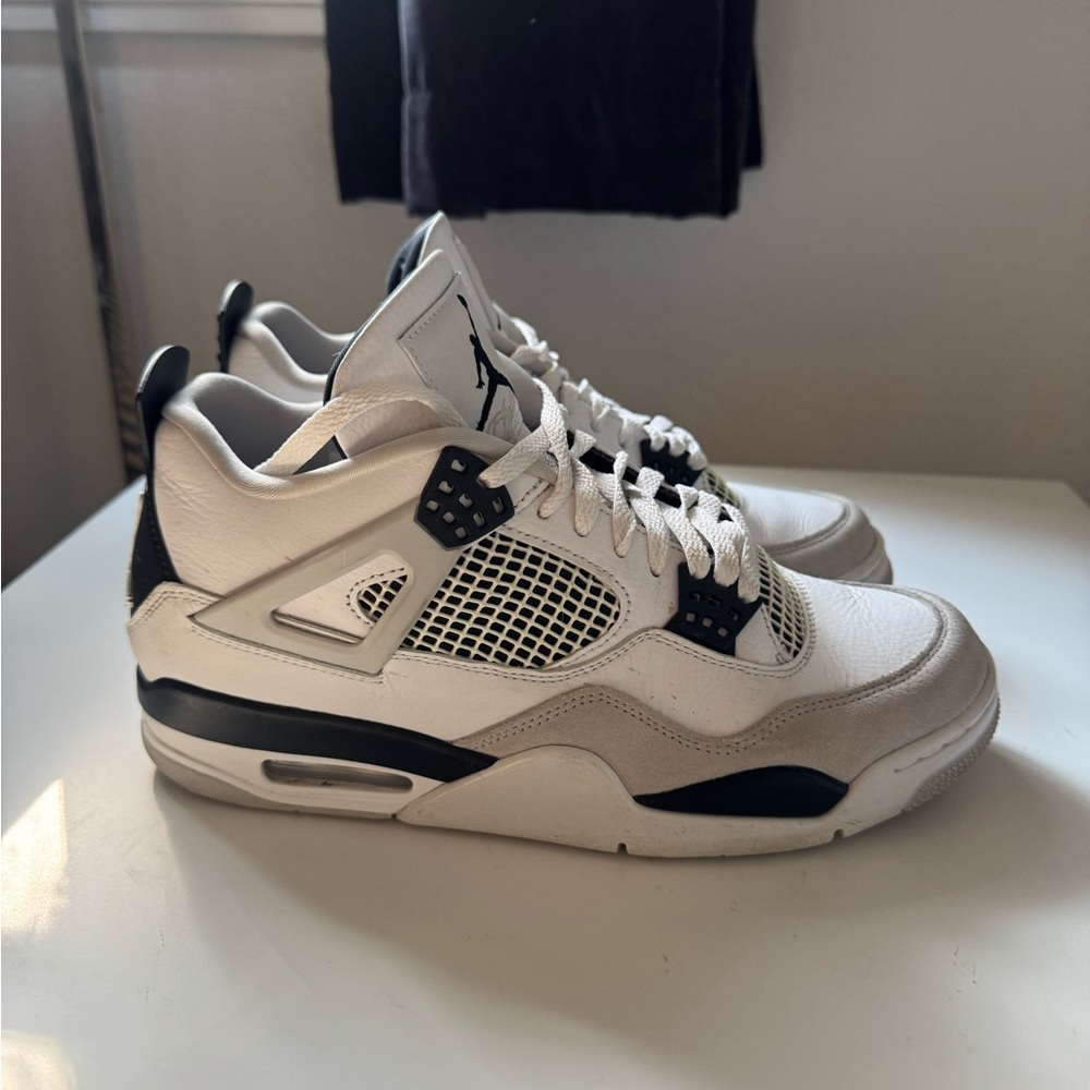 Men’s Size 10 Military Black Jordan 4’s